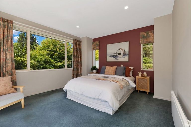Photo of property in 2 Hillview Place, Amberley, 7410