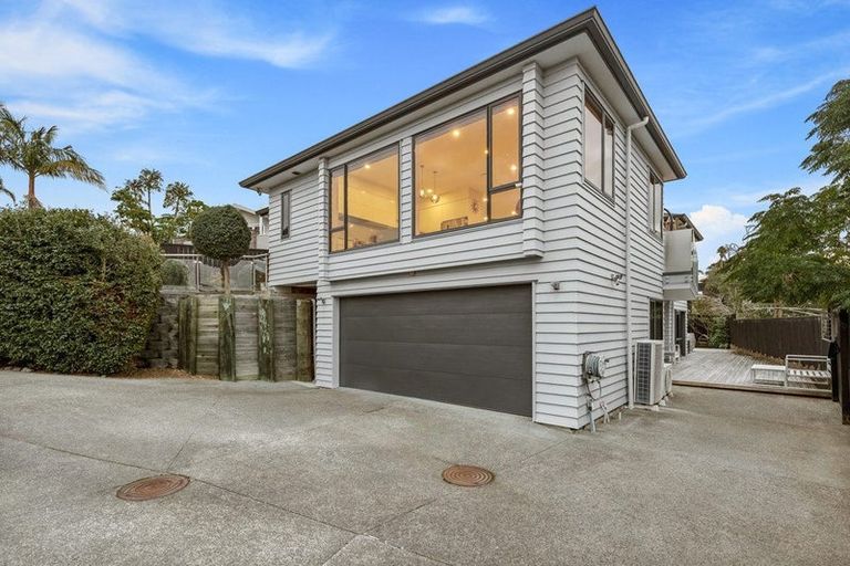 Photo of property in 26a Bernleigh Terrace, West Harbour, Auckland, 0618