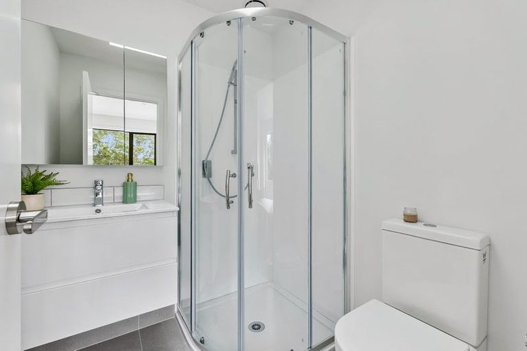 Photo of property in 3 Meg Lane, Glen Eden, Auckland, 0602