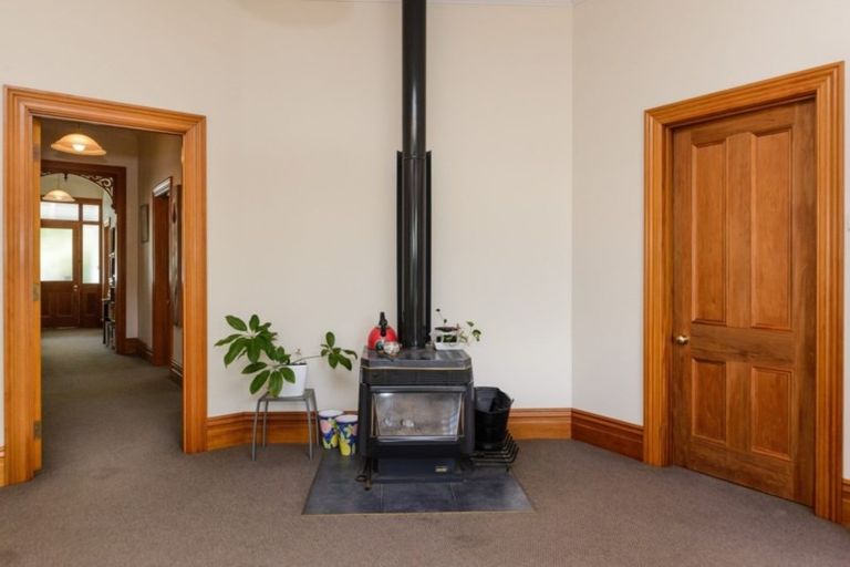 Photo of property in 102 Arthur Street, Blenheim, 7201