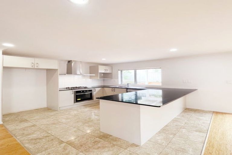 Photo of property in 22f Manuka Road, Glenfield, Auckland, 0629