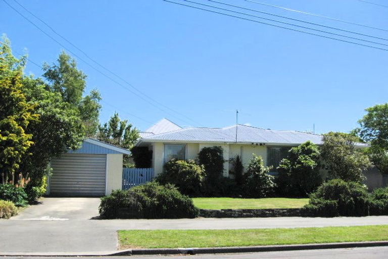 Photo of property in 12 Beatrice Place, Avonhead, Christchurch, 8042
