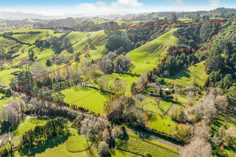 Photo of property in 33 Quinns Road, Clevedon, Papakura, 2585