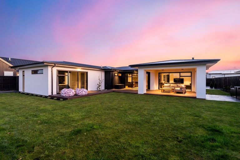 Photo of property in 19 Frank Ernest Crescent, Prebbleton, 7676