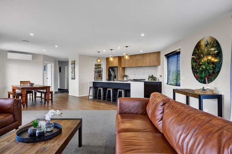 Photo of property in 1 Larlin Drive, Hawera, 4675