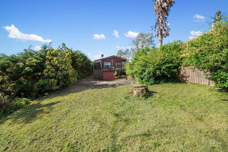 Photo of property in 2/40 Savoy Road, Glen Eden, Auckland, 0602