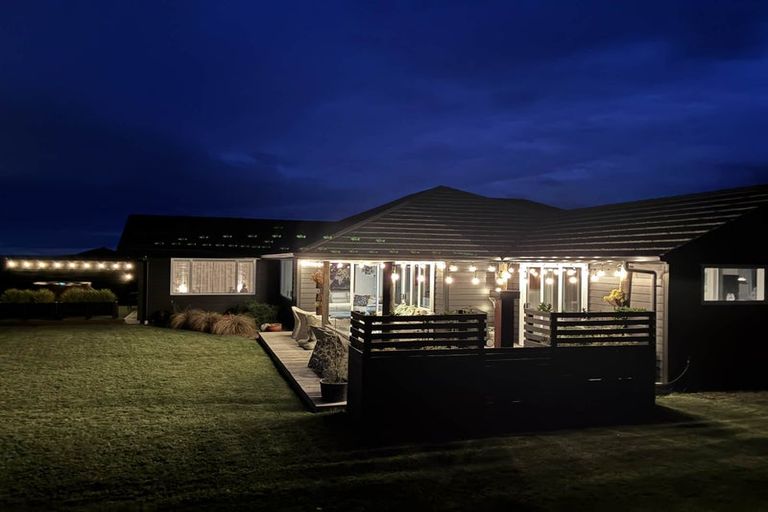 Photo of property in 204 Eskridge Drive, Eskdale, Napier, 4182