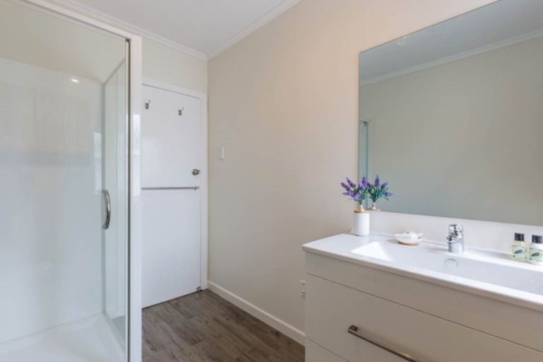 Photo of property in 1/87 Nile Road, Milford, Auckland, 0620