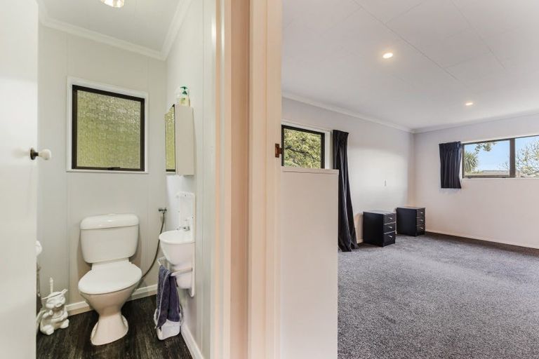 Photo of property in 27 Browning Crescent, Stoke, Nelson, 7011