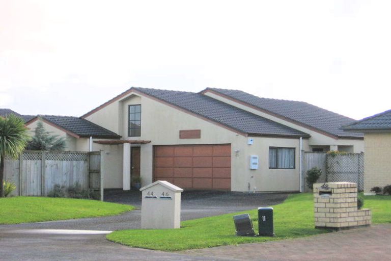 Photo of property in 44 Claremont Way, East Tamaki Heights, Auckland, 2016