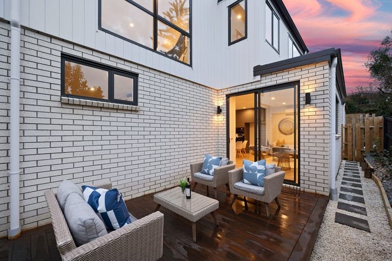 Photo of property in 3c Margaret Place, Milford, Auckland, 0620