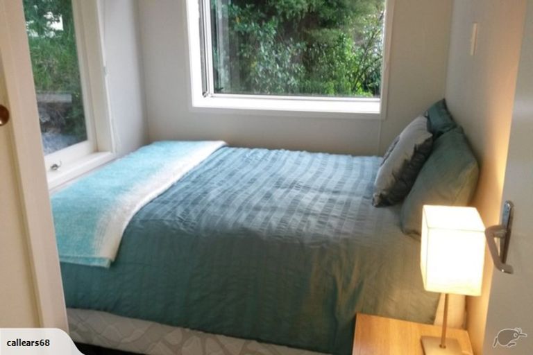 Photo of property in 14b Kahu Road, Paremata, Porirua, 5024