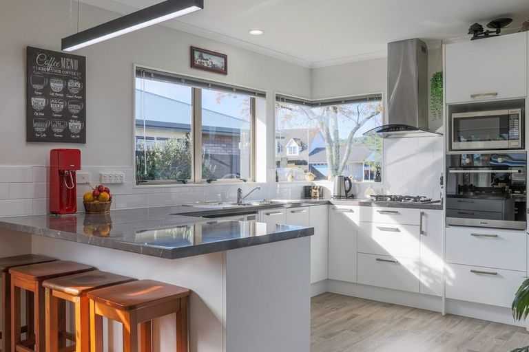 Photo of property in 19 Edgewater Grove, Whakatane, 3120