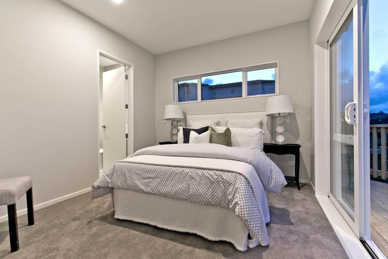 Photo of property in 113 Godfrey Drive, Orewa, 0931