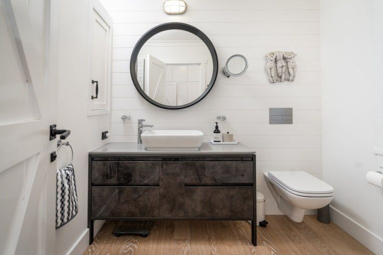 Photo of property in 84 The Esplanade, Houghton Bay, Wellington, 6023