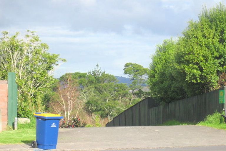 Photo of property in 29 Rehia Road, Massey, Auckland, 0614
