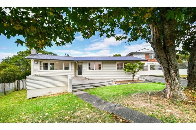 Photo of property in 20 Hartley Terrace, Massey, Auckland, 0614