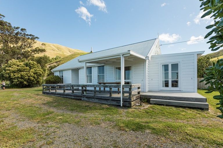 Photo of property in 8 Shoal Beach Road, Aramoana, Omakere, 4271
