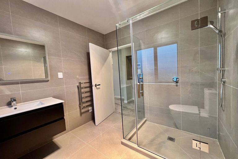 Photo of property in 16 Kiokio Place, Swanson, Auckland, 0614