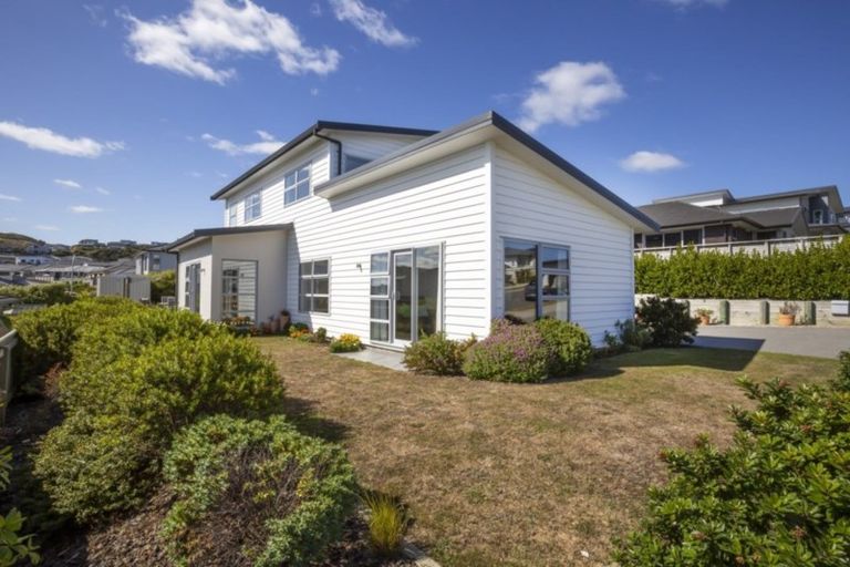 Photo of property in 17 John Burke Drive, Aotea, Porirua, 5024