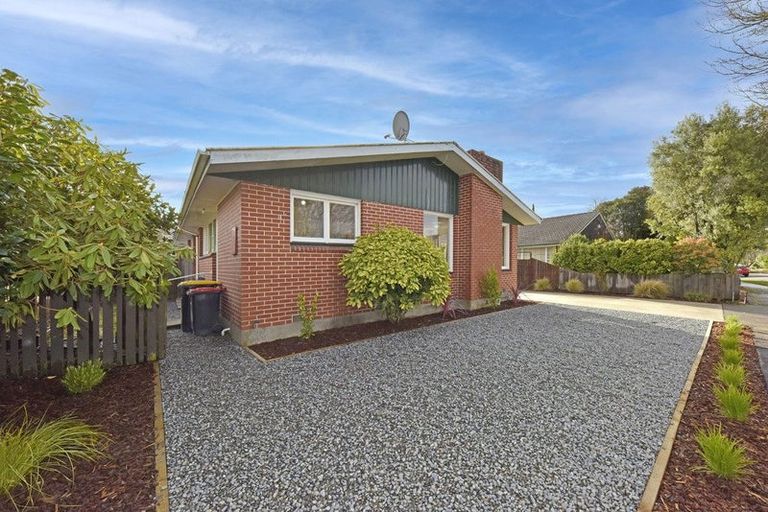 Photo of property in 14 Newbridge Place, Ilam, Christchurch, 8041