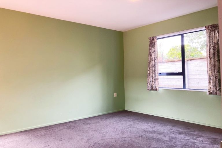 Photo of property in 18 Piriti Drive, Te Atatu Peninsula, Auckland, 0610