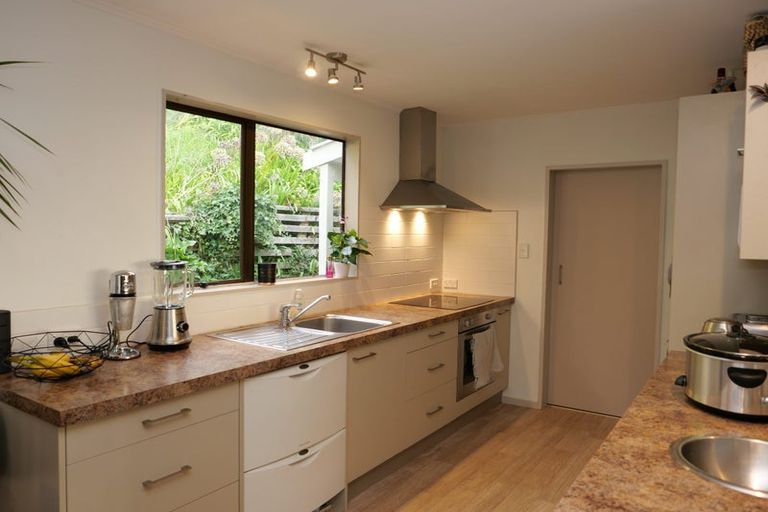 Photo of property in 67 Kotare Street, Waikanae, 5036