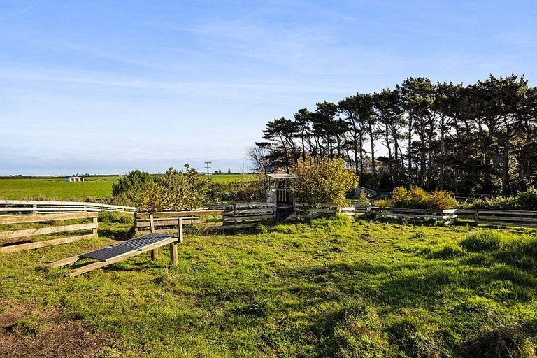 Photo of property in 1288 Normanby Road, Manaia, Hawera, 4678