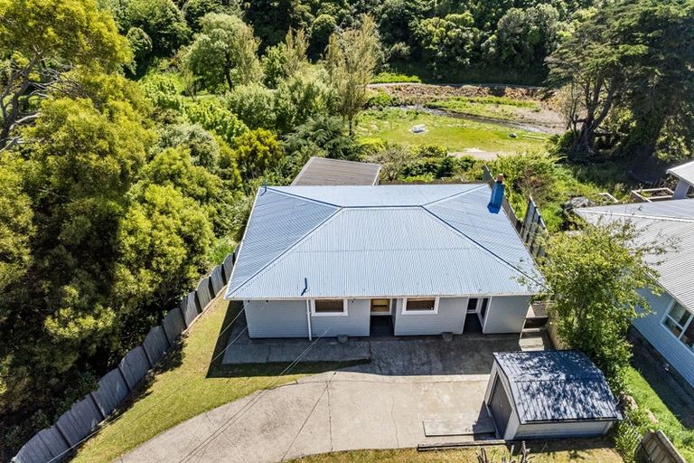 Photo of property in 77 Champion Street, Cannons Creek, Porirua, 5024