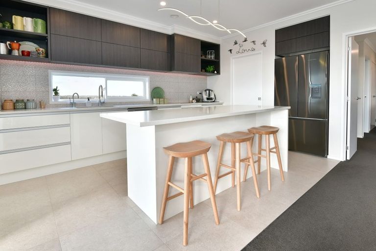 Photo of property in 36 Manhattan Rise, Orewa, 0931