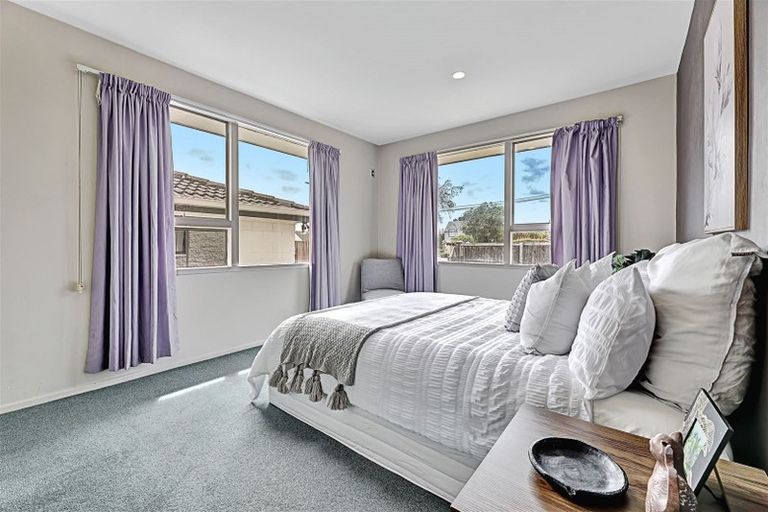 Photo of property in 24 Inwoods Road, Parklands, Christchurch, 8083