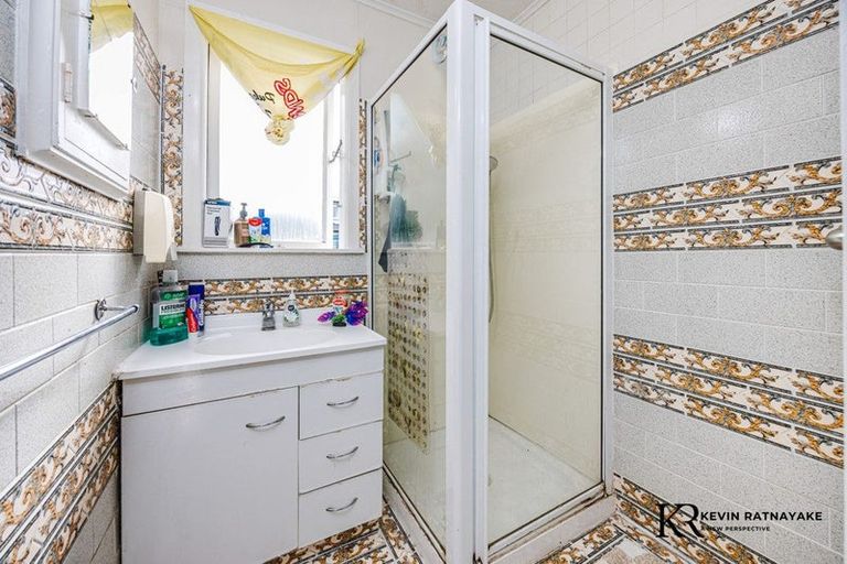 Photo of property in 1/2 Barrie Avenue, Papatoetoe, Auckland, 2025