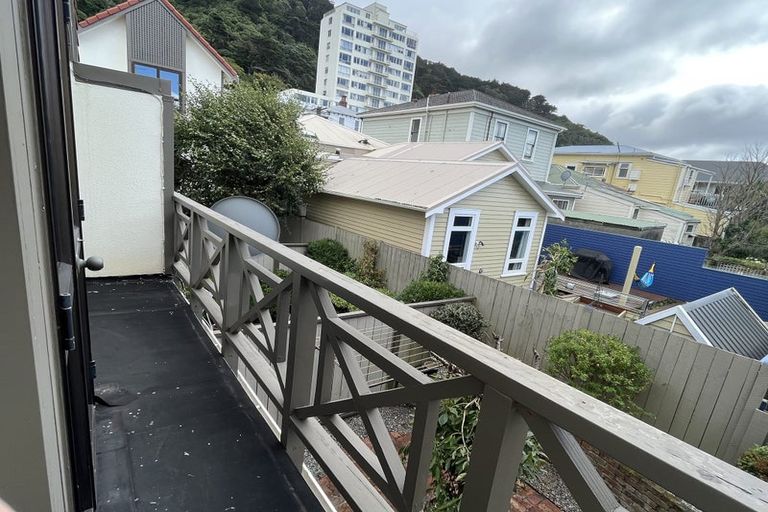 Photo of property in 10 George Street, Thorndon, Wellington, 6011