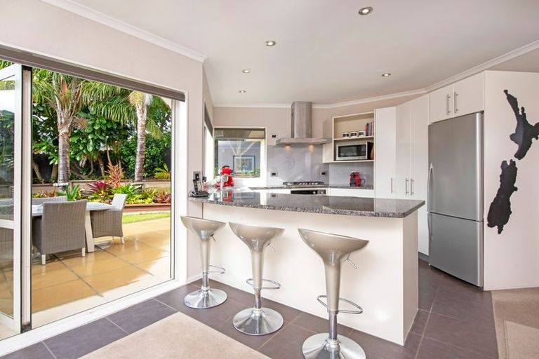 Photo of property in 8 Moycullien Lane, East Tamaki Heights, Auckland, 2016