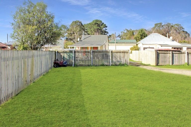 Photo of property in 3 Otanga Street, Dannevirke, 4930