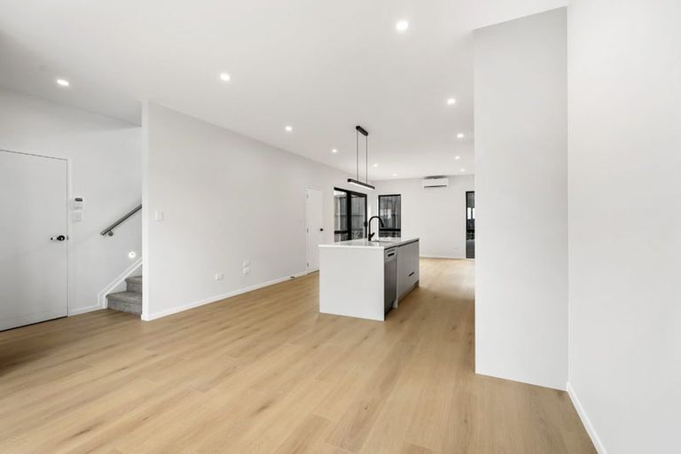 Photo of property in 23b Mercury Lane, Windsor Park, Auckland, 0632