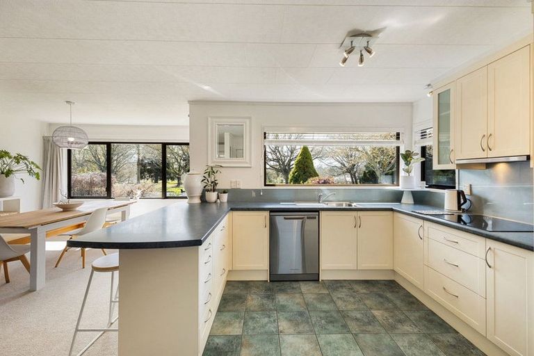 Photo of property in 2 Byron Street, Leamington, Cambridge, 3432