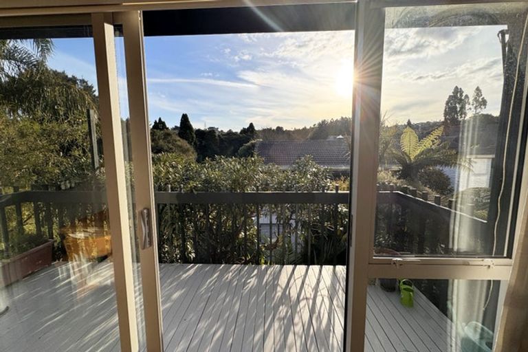 Photo of property in 8 Langstone Place, Chatswood, Auckland, 0626