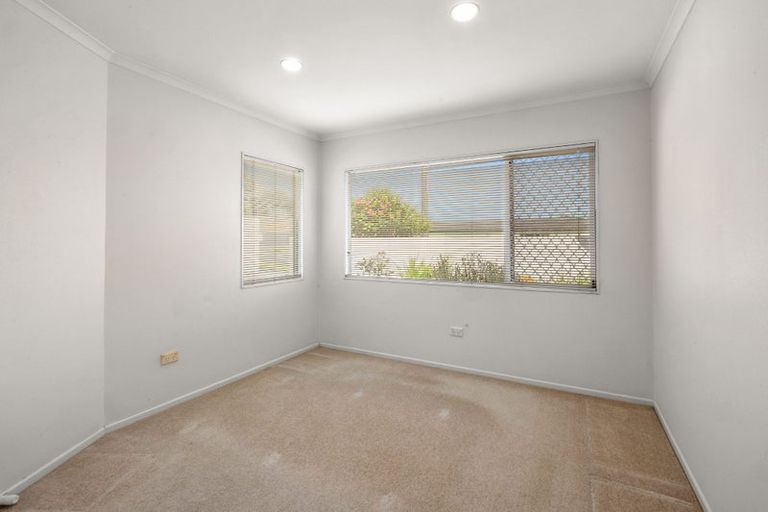 Photo of property in 1 Strandon Place, Strandon, New Plymouth, 4312
