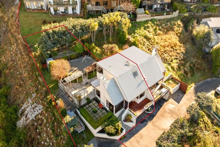 Photo of property in 110b Wynyard Crescent, Fernhill, Queenstown, 9300