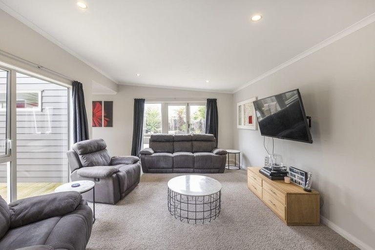 Photo of property in 6a Chelwood Street, Takaro, Palmerston North, 4412