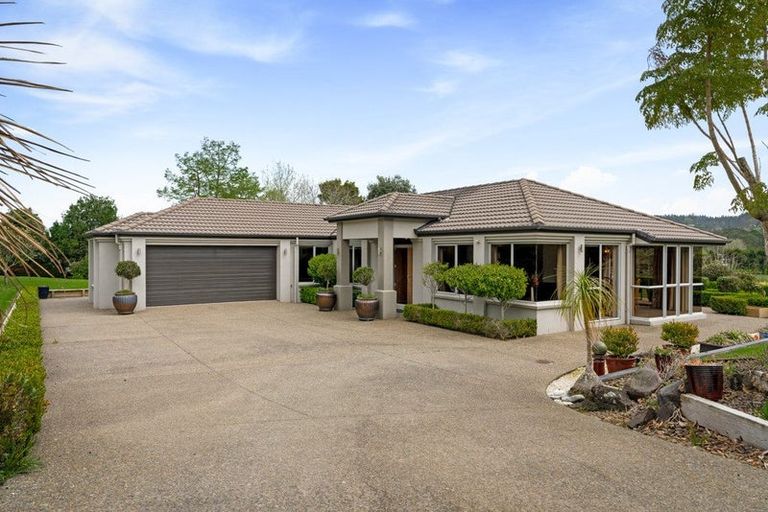Photo of property in 175 Oraha Road, Kumeu, 0892