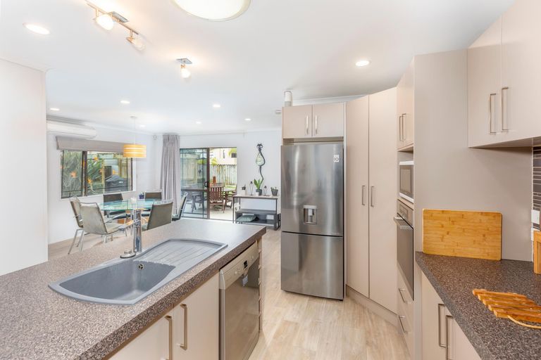 Photo of property in 7 Kimshee Way, Tuakau, 2121