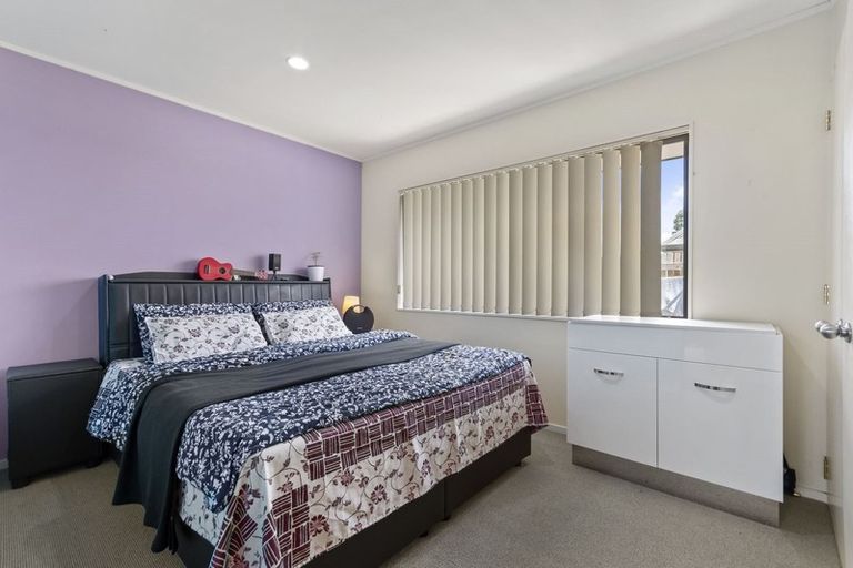 Photo of property in 19 Old Park Place, Takanini, 2112