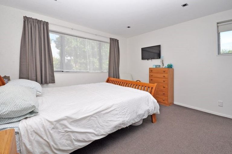 Photo of property in 585 South Titirangi Road, Titirangi, Auckland, 0604