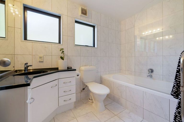 Photo of property in 37 Larch Hill Place, Queenstown, 9300