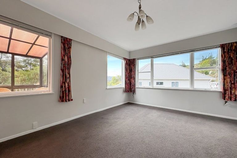 Photo of property in 14 Holland Street, Wainuiomata, Lower Hutt, 5014
