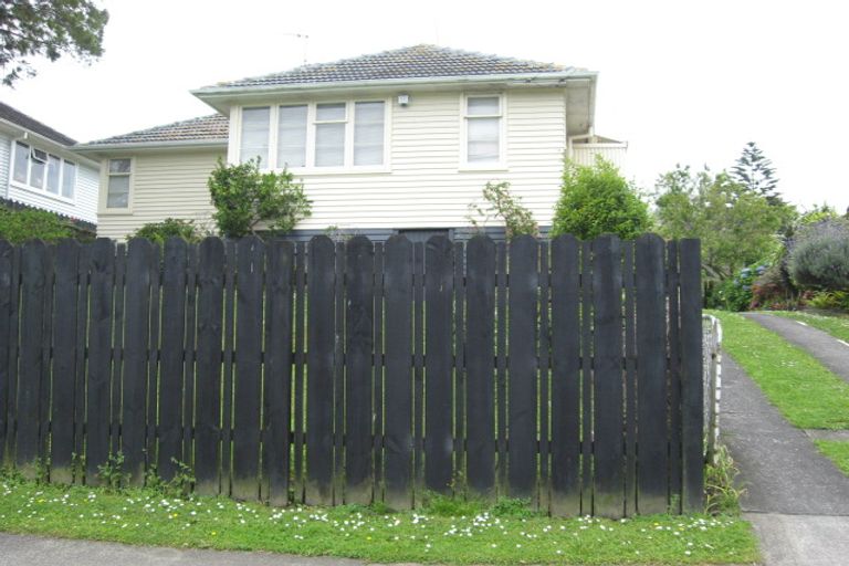Photo of property in 22 Plumley Crescent, Mangere, Auckland, 2022