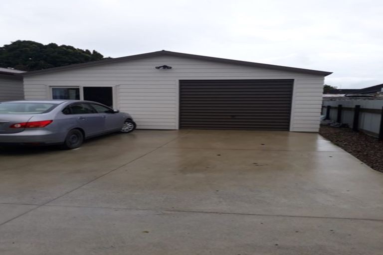 Photo of property in 9b Sandspit Road, Waiuku, 2123