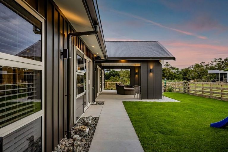 Photo of property in 423 Cardiff Road, Pembroke, Stratford, 4391